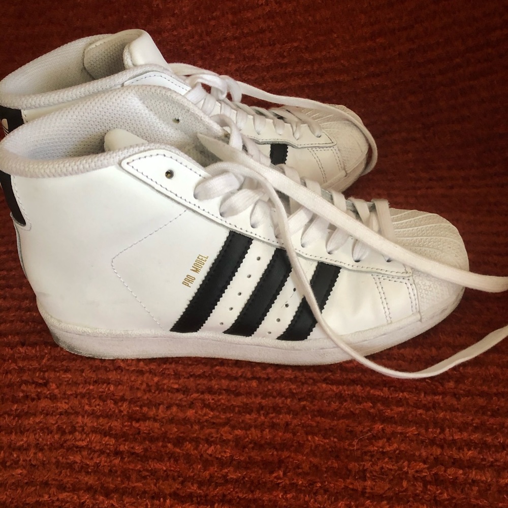 🌹Adidas high top superstar